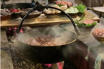 继罐罐茶之后，火锅界的“围炉煮肉”又爆了！