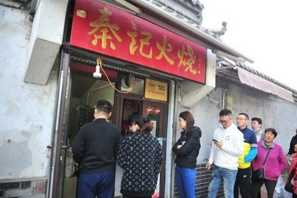 火爆今冬济南街头的小吃，据说排队都不一定能买到
